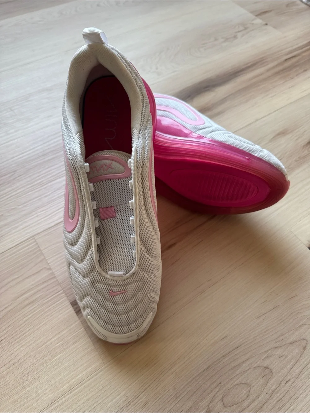 Nike Air Max 720 Pink Rise Sneakers